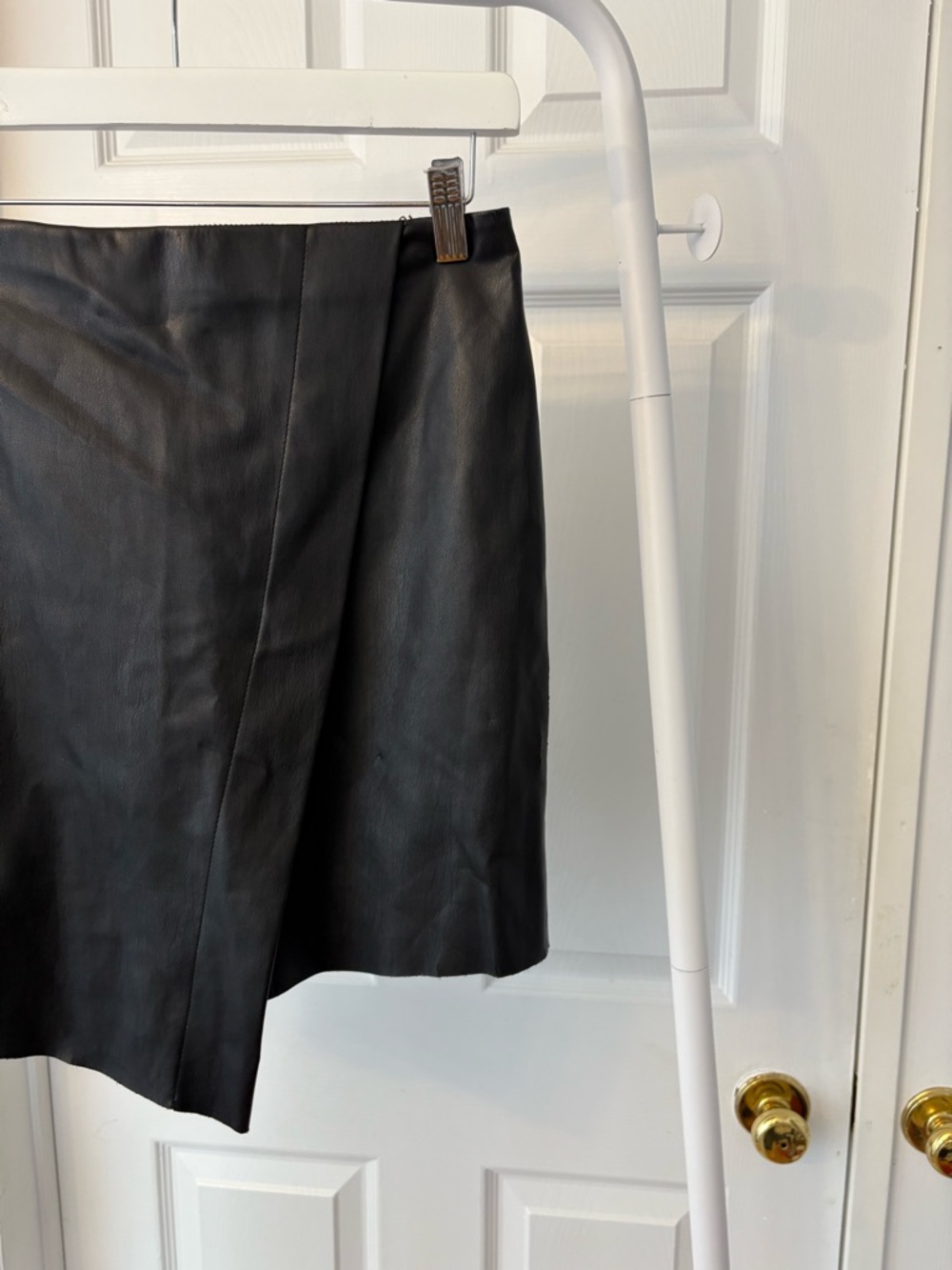 Zara Black Faux Leather Unlined Asymmetric Mini Skirt Size Extra Small - Picture 3 of 10